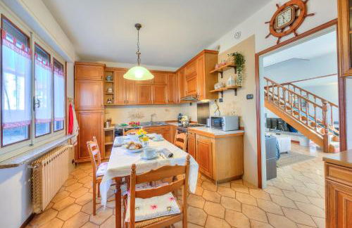 Cedar House Villa Few Minutes From Lake - Happy Rentals - Foto 5