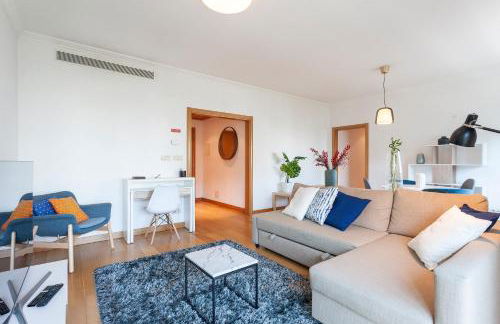 Central Orient Residence - Modern, spacious and sunny! By the river! - Photo 1