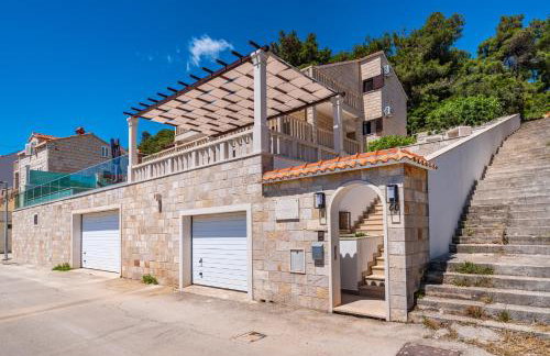 Villa Kadena - Luxury Seaside Villa with Private Heated Pool - Photo 79