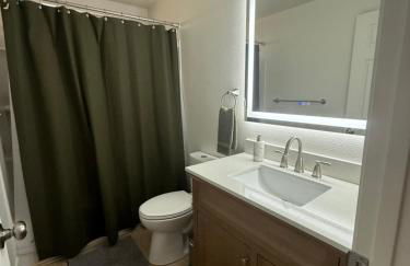 New! Modern 4BR max 12 ppl, 5 mins to everything! - Foto 33