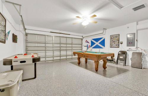 Home with Private Pool, Game Room & Big Backyard! - Foto 14