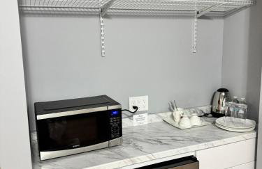 Cozy Room by Hofstra University - Photo 6