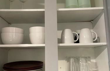 Aksarben Modern 1Bed ground level with parking - Foto 8