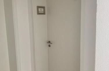 Stilvolles Apartment ruhig, 24-7 Self-Check in, WLAN top, Parkplatz an der Strasse, Bushaltestelle vor Haus - Foto 23