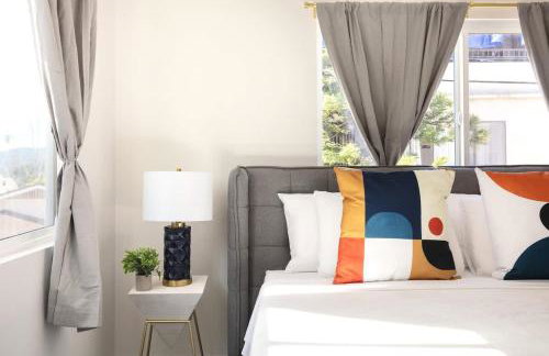 Relax in Spacious 3BR Apt Sleeps 8 and Parking - Foto 16