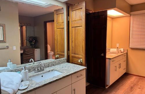 Luxury 5BR Estate: Media Room & Golf | Sleeps 14 - Foto 17