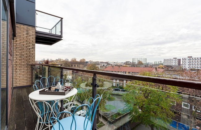 Bright and Stylish Kennington Gem - Photo 52