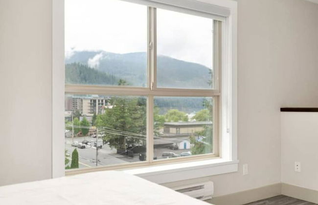 Penthouse Lake Home 3BR Amazing View - Photo 6