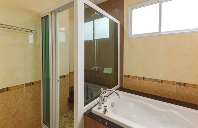 June Pool Villa - Photo 37