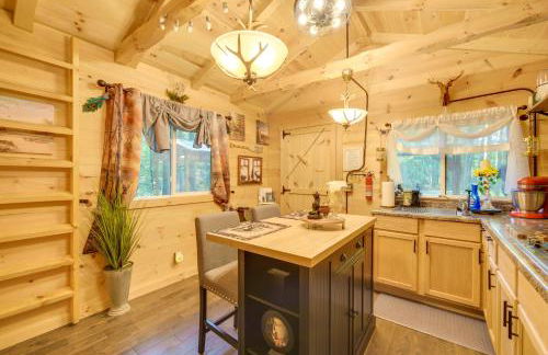 Glamping Getaway with Porch in Wisconsin Northwoods - Foto 11