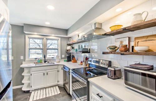 Emporia Family Home Near Downtown Game Room! - Foto 11