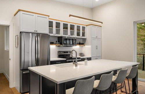 Hygge Hideaway - Breathtaking Lake View & Hot Tub - Foto 27