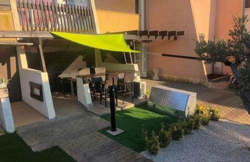 Rez de jardin OU ascenseur 4 ieme PISCINE -WIFI-Dans le Village naturiste holidaysochic - Photo 16