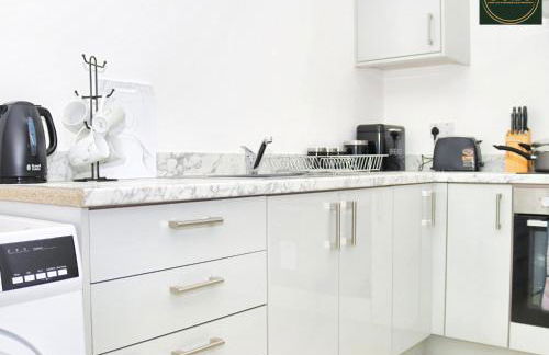 Lancing Apartments - Spacious 2 Bed - Sleeps 6 - Burnham Village - Foto 22