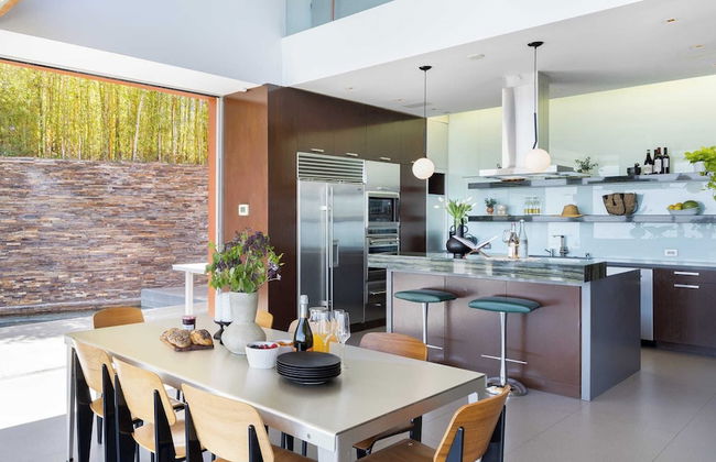 Hollywood Overlook by Avantstay Private Pool + Hot Tub Panoramic Views - Photo 8