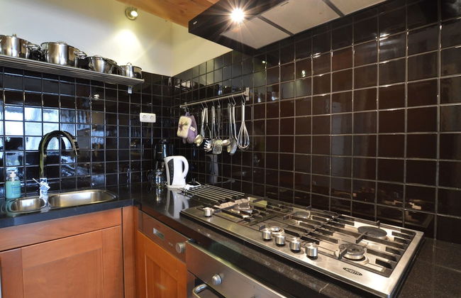 Beautiful Farmhouse in Wapse With Fenced Garden - Photo 2