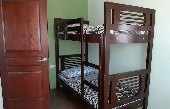 Restful 3BR Hillside Duplex - Foto 2