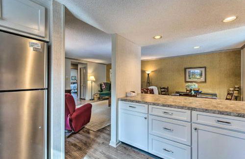 Single-Story Fairfield Bay Condo with Deck! - Foto 13
