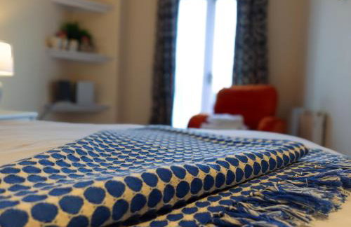 By the River - Foto 1