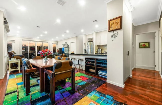 StayAU Pakenham Townhouse with Lakeview - Foto 2