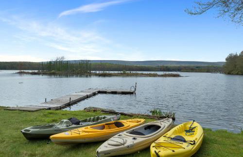 Lakefront Family Home, Kayaks, Hot Tub, Fireplace - Foto 6