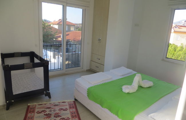 Villasevval-sleeps8-pool-bbq-ac-neartown - Photo 7