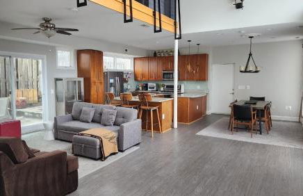 Arlington Contemporary 5 BDRM Home - Foto 2