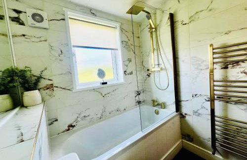 Phoenix Lodge - Luxury 2 ensuite bedrooms, lakeside views - Foto 31