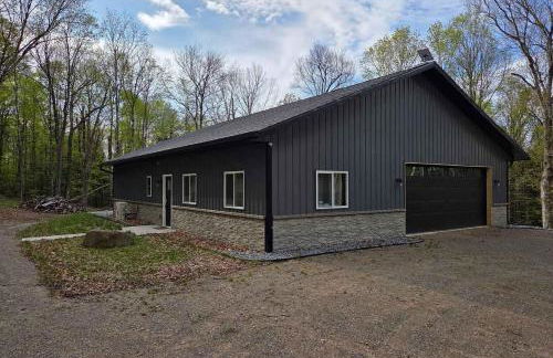 Snowy Paws on Lac Vieux Desert - Photo 18