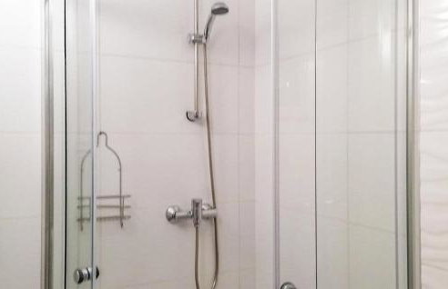 4 Bedroom Gorgeous Home In Kamianna - Photo 11