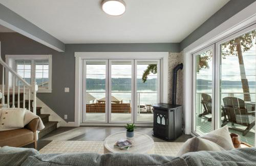 Hood Canal Escape- upscale meets the rocky shores! - Foto 16