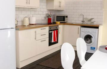 Aisiki Living at Upton Road, Multiple 1, 2, or 3-Bedroom Apartments, King or Twin Beds with Free WiFi & Parking Space - Foto 88