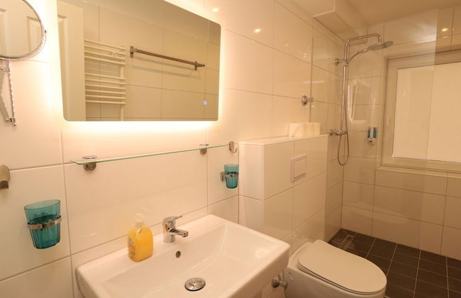 Stylish Holiday Apartment - Photo 23