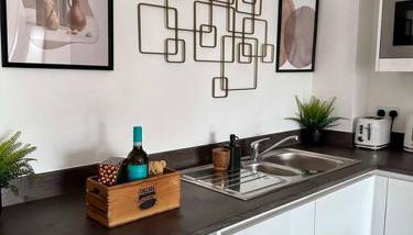 Central Derby Urban 2 Bedroom Flat - An Oasis of Elegance! Free Parking and Wifi suitable for families and professionals - Foto 3