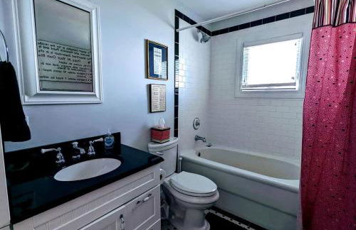 Gorgeous Beach House with Private Beach, Fire Pit & Outdoor Living Near Bar Harbor, Hancock Point Maine - Photo 30