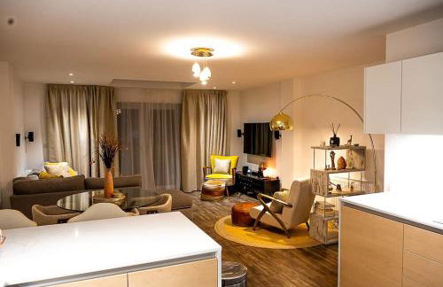 Exquisite cozy house, close to Train Station and amenities - Foto 1