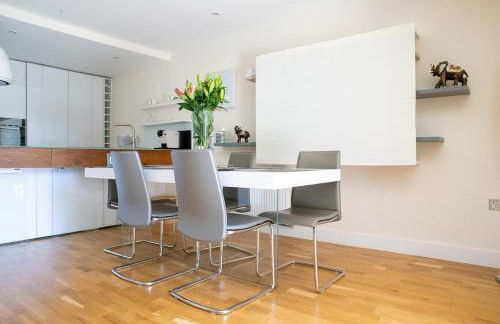 Luxury 3-BR near Tower Bridge Family & Business Ready - Foto 25