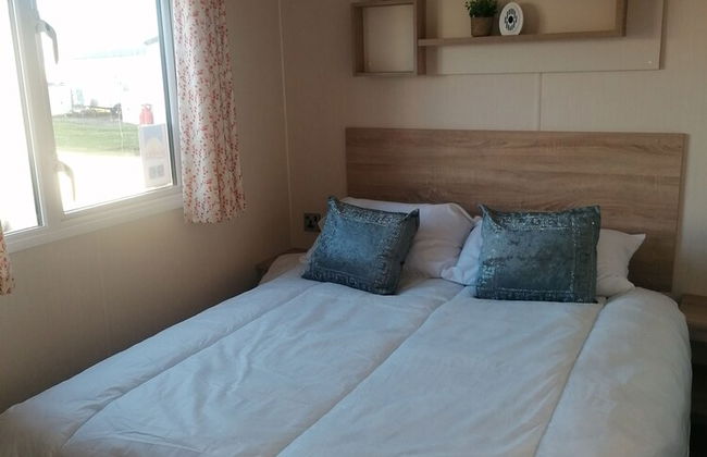 4-bedroom Caravan/static Home in Clacton-on-sea - Foto 2