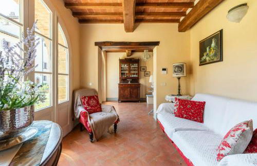 House With Wood-Fired Oven Near Arezzo - Photo 10