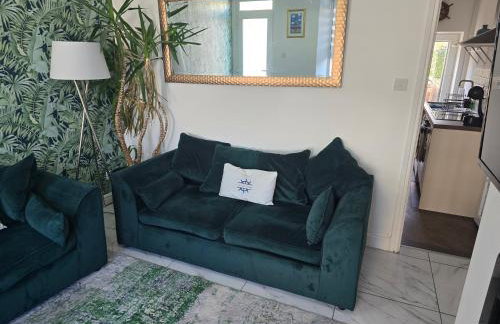 Morecambe Bay Cottage- Hot Tub/ Jacuzzi/sauna - Photo 5