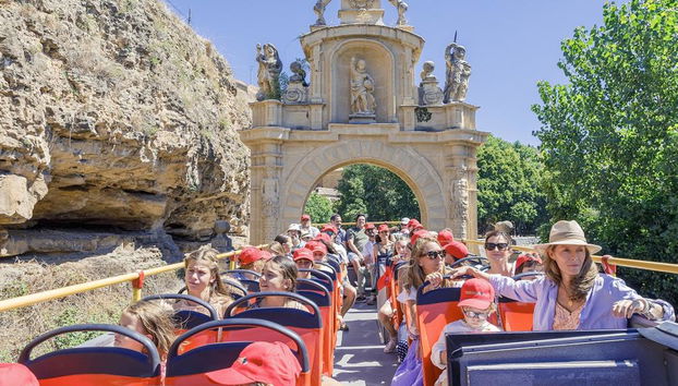 City Sightseeing Segovia - Autobús Turístico Suba y Baje - Foto 4