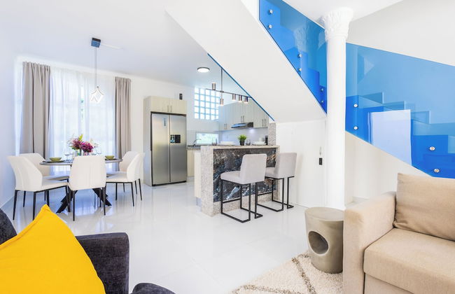 3-BR Villa with Pool & Rooftop Jacuzzi - Foto 20