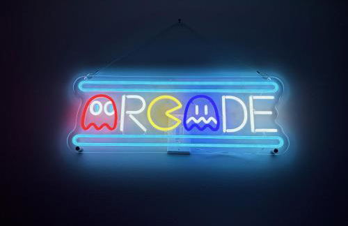 Open Plan Arcade Home with Natural Hardwoods Sleeps 10 - Foto 3