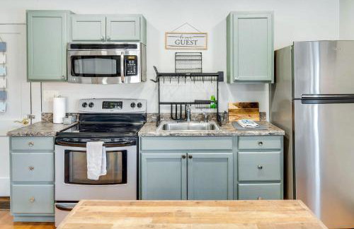 Bright Brevard Home Near Downtown and Trails - Foto 10