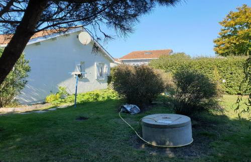 Studio meublé 2 pièces jardin piscine - Foto 14