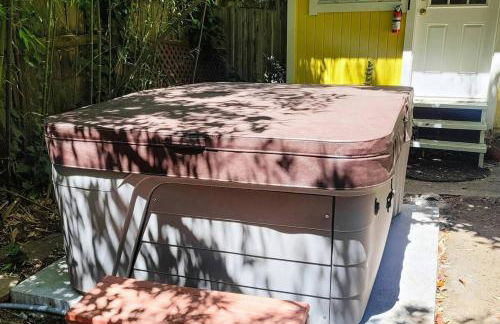 New Oasis -Spa -Firepit -BBQ- Decks-Pet friendly - Foto 12