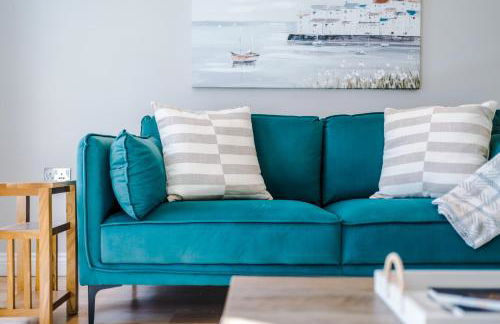 Charming Townhome Retreat, close to Manchester - Photo 1