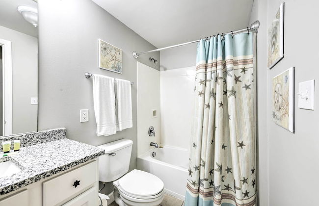 Oceanfront Panama City Beach Condo w/ Pool Access - Foto 17