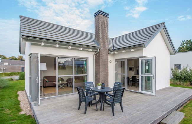 Detached Single Story Holiday Home Near the Sea - Photo 16