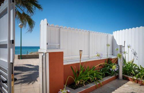 AT148 Frente la playa, jardín privado, vistas mar - Foto 9